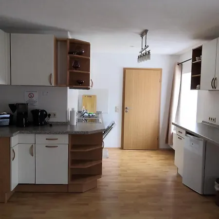 Πανσιόν Zimmervermietung Am Holzberg *